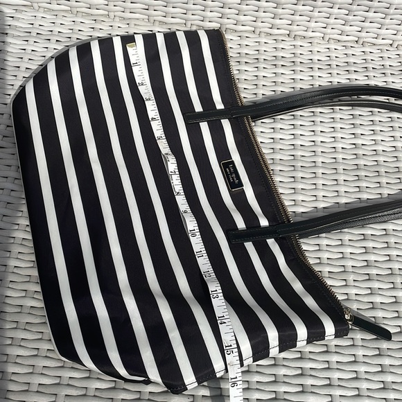 Kate Spade New York HAYDEN TOP ZIP TOTE - Picture 12 of 12